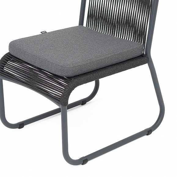 Ането стул плетеный из роупа, каркас алюминий темно-серый (RAL7024) муар, роуп темно-серый круглый, ткань темно-серая 027 фото 4