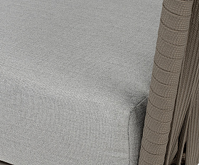 Багамы кресло плетеное из роупа, каркас алюминий бежево-серый (RAL7006) муар, роуп серо-коричневый 23мм, ткань светло-серая