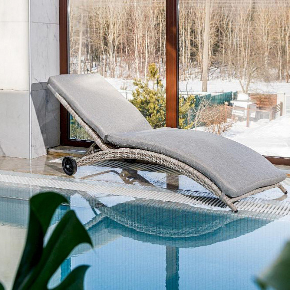 Шезлонг Agata Royal Family из искусственного ротанга с матрасом, цвет бежевый фото 14