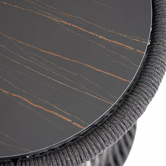 Романо журнальный стол из HPL круглый Ø45 H47, каркас из алюминия черный муар, цвет черный мрамор, роуп темно серый круглый фото 2