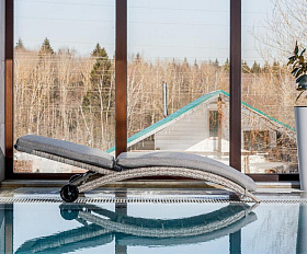 Шезлонг Agata Royal Family из искусственного ротанга с матрасом, цвет бежевый