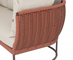 Фиджи диван 3-местный плетеный из роупа, каркас алюминий коричневый (RAL8016) муар, роуп красный (8372) круглый tex, ткань Mossle бежевая