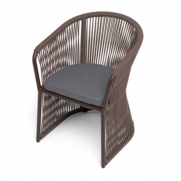 Романо стул плетеный из роупа, каркас алюминий коричневый (RAL8016) муар, роуп коричневый круглый, ткань темно-серая 027 фото 4