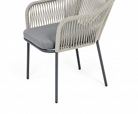 Лион стул плетеный из роупа, каркас из стали темно-серый (RAL7024) муар, роуп серый меланж круглый, ткань серая 017