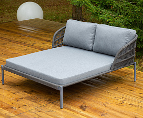 Позитано лежак плетеный из роупа, каркас алюминий темно-серый (RAL7024) муар, роуп темно-серый круглый, ткань темно-серая 027