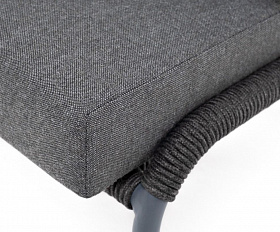 Кресло плетеное Милан 4SIS из роупа, каркас алюминий темно-серый (RAL7024), роуп темно-серый круглый, ткань темно-серая 019