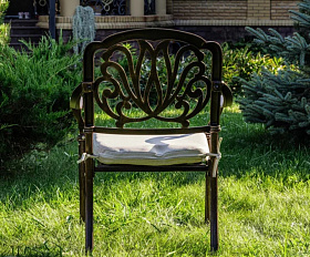 Обеденное кресло Wilhelm Royal Family из литого алюминия