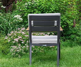 Обеденное кресло Oscar Royal Family из алюминия с подлокотниками из поливуда