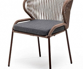 Стул Милан 4SIS плетеный из роупа, каркас алюминий коричневый (RAL8016) муар, роуп коричневый круглый, ткань темно-серая 27