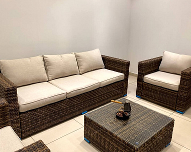 Лаунж-зона Karl Royal Family из искусственного ротанга с трёхместным диваном, цвет коричневый