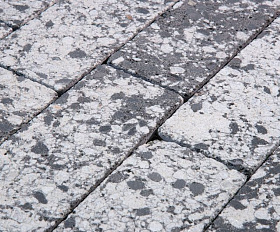 Тротуарная плита Фабрика Готика 600x300x80 мм Диорит FINERRO