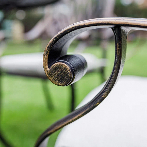 Обеденное кресло Wilhelm Royal Family из литого алюминия фото 4