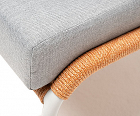 Кресло плетеное Милан 4SIS из роупа, каркас алюминий светло-серый (RAL7035) шагрень, роуп оранжевый меланж круглый, ткань светло-серая