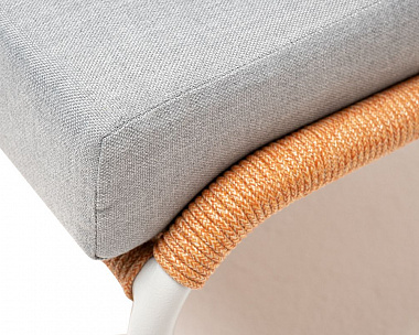 Кресло плетеное Милан 4SIS из роупа, каркас алюминий светло-серый (RAL7035) шагрень, роуп оранжевый меланж круглый, ткань светло-серая