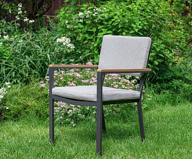 Обеденное кресло Oscar Royal Family из алюминия с подлокотниками из поливуда