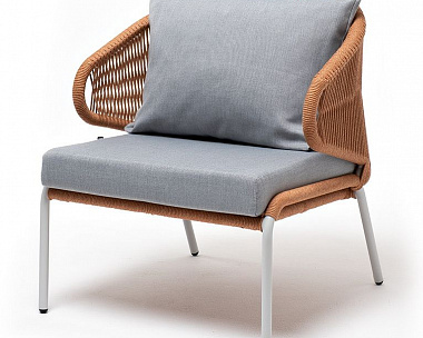 Кресло плетеное Милан 4SIS из роупа, каркас алюминий светло-серый (RAL7035) шагрень, роуп оранжевый меланж круглый, ткань светло-серая