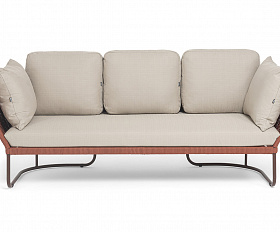 Фиджи диван 3-местный плетеный из роупа, каркас алюминий коричневый (RAL8016) муар, роуп красный (8372) круглый tex, ткань Mossle бежевая