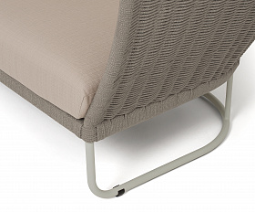 Фиджи диван 3-местный плетеный из роупа, каркас алюминий светло-серый (RAL7035) муар, роуп серый меланж круглый, ткань Mossle бежевая