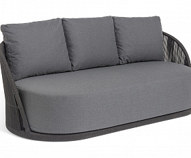 Монтелла диван 3-местный плетеный из роупа, каркас алюминий темно-серый (RAL7024) муар, роуп темно-серый круглый, ткань темно-серая 027