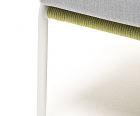 Кресло плетеное Милан 4SIS из роупа, каркас алюминий светло-серый (RAL7035) шагрень, роуп салатовый меланж круглый, ткань светло-серая