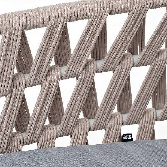 Кресло Диего 4SIS плетеное из роупа, каркас алюминий светло-серый (RAL7035) муар, роуп бежевый круглый, ткань светло-серая фото 2