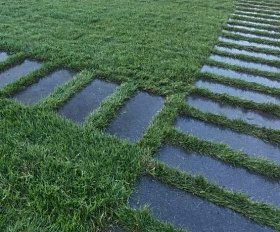 Пошаговая плита для дорожек 1000х500х80 мм Террацо Черный с черно-белым