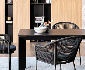 Обеденная группа Венето 4SIS на 4 персоны со стульями "Лион", каркас темно-серый, роуп темно-серый