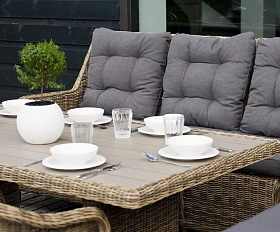 Плетеный обеденный стол Бергамо 4SIS из искусственного ротанга, цвет соломенный