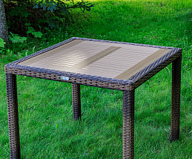 Обеденный стол Amelia Royal Family из искусственного ротанга 90 см, цвет коричневый