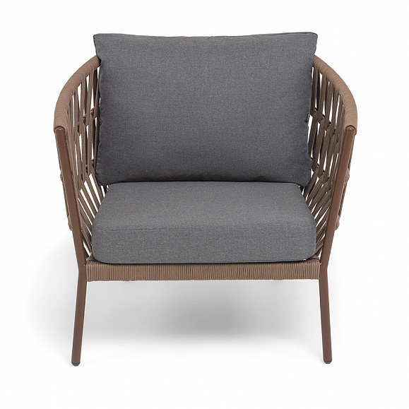 Диего кресло плетеное из роупа, каркас алюминий коричневый (RAL8016) муар, роуп коричневый круглый, ткань темно-серая 027 фото 2