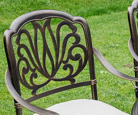 Обеденное кресло Wilhelm Royal Family из литого алюминия