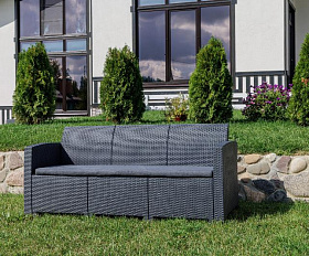 Диван трехместный Lana Royal Family из пластика, цвет графит