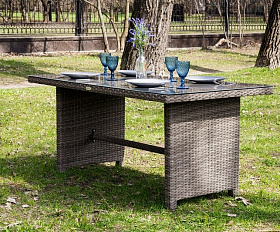 Обеденный стол Fiona Royal Family из искусственного ротанга, цвет серый